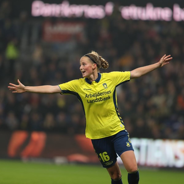 Nicoline Soerensen Er Nomineret Til Aarets Kvindeliga-fodboldspiller 2019